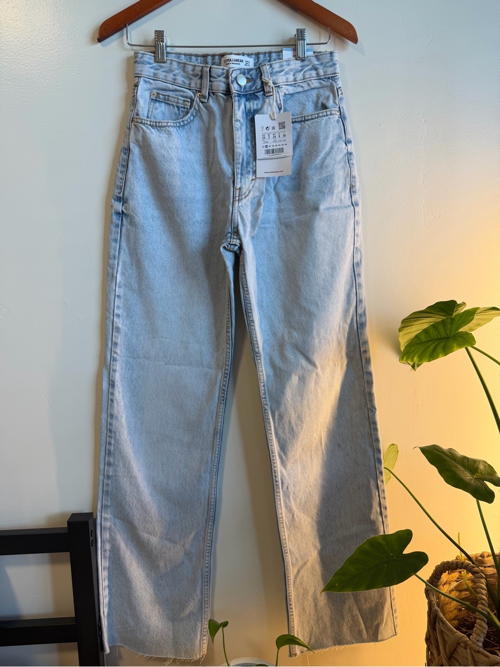 Pull&Bear Light Wash Straight Jeans - Pale Blue